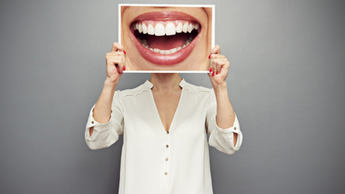 Blanqueamiento dental LED por 75 euros