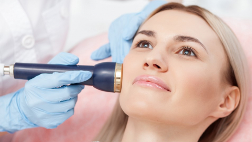 Sesión de microdermoabrasión y radiofrecuencia facial por 27€